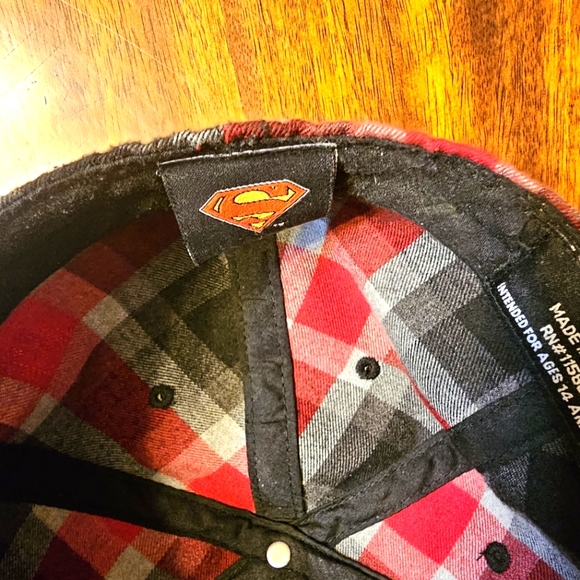 Superman Hat L/XL - Picture 5 of 6